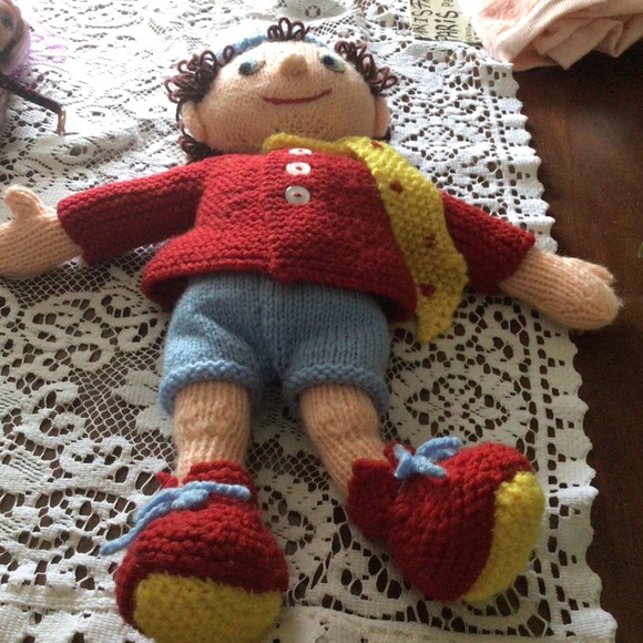 Noddy Doll knitted - Picture 6 of 10